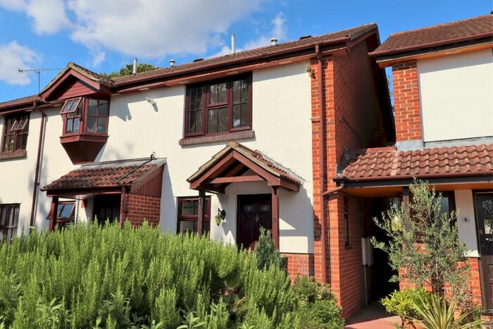 2 Bedroom End Of Terrace House To Rent In Stanley Gardens, Walton-On-Thames, Surrey, KT12