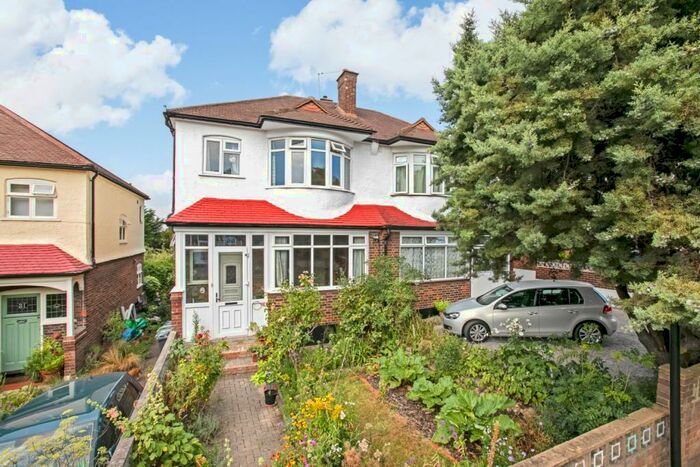 3 Bedroom Semi-Detached House To Rent In Norwood Park Road, West Norwood, London, SE27