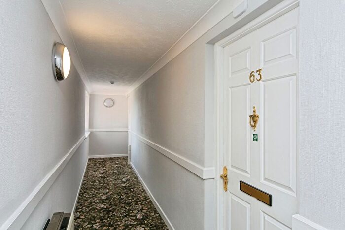 1 Bedroom Flat For Sale In Gloddaeth Avenue, Llandudno, Conwy, LL30