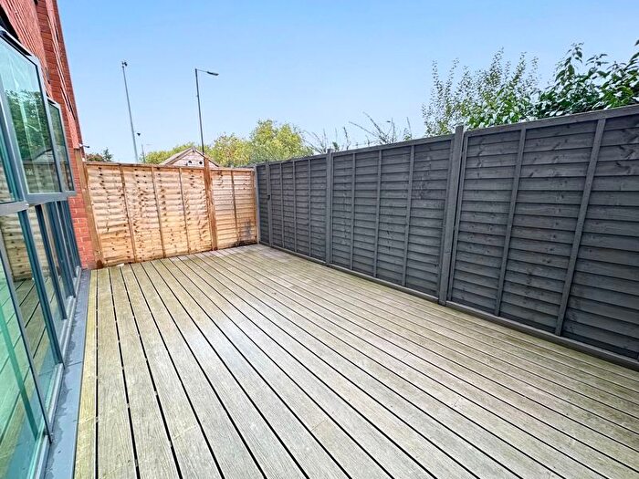 2 Bedroom Flat To Rent In Chesterfield House, Bath Road, Slough, SL1