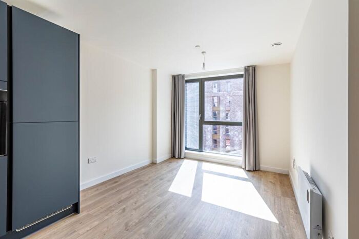 2 Bedroom Flat To Rent In Flat, Rockingham Street, Sheffield, S1