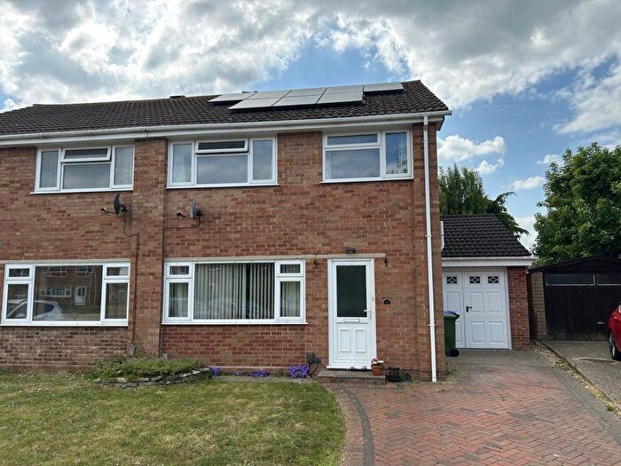 3 Bedroom Semi-Detached House To Rent In Meadcroft Close - Silver Sub, Warsash, Southampton, Hampshire, SO31