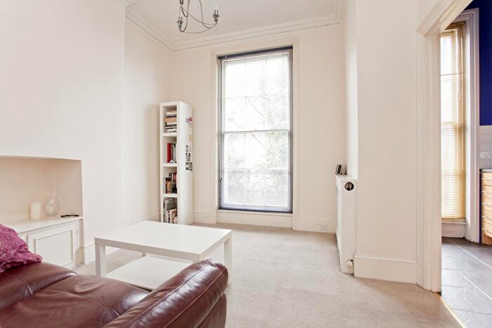 2 Bedroom Apartment To Rent In Barnsbury Road, Barnsbury, N1