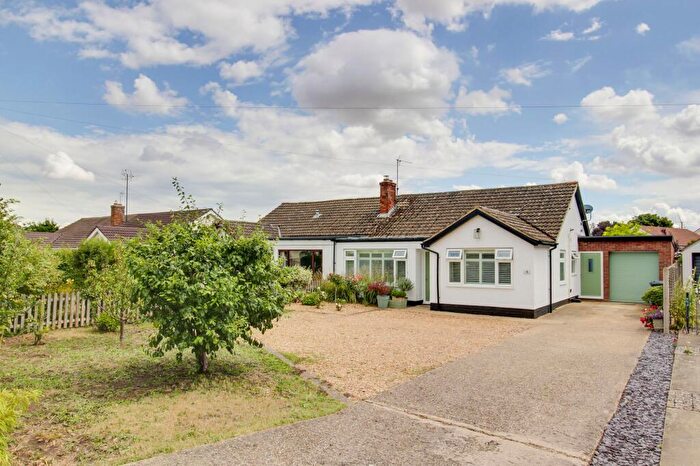 3 Bedroom Semi-Detached Bungalow For Sale In Orchard Way, Offord D'arcy, PE19