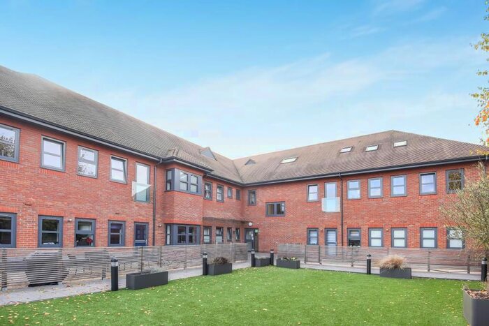 2 Bedroom Flat To Rent In Finchampstead Road, Wokingham, RG40