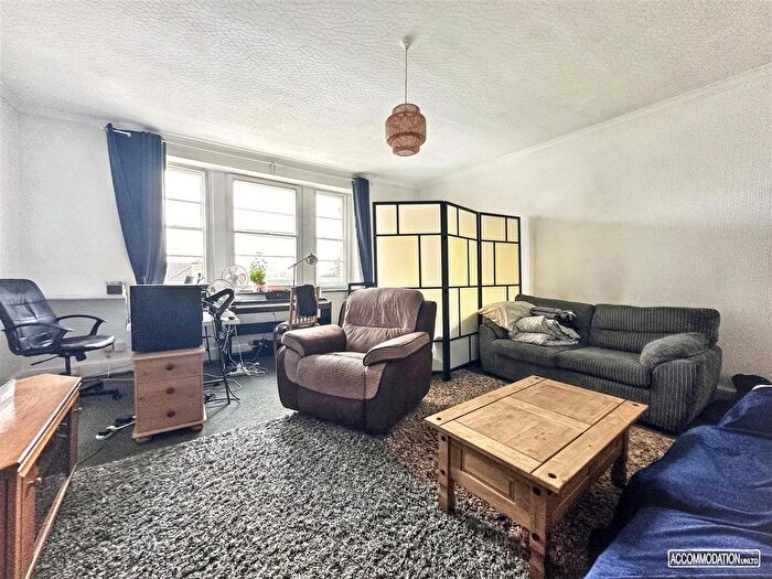 1 Bedroom Flat To Rent In Cotham Park, Bristol, BS6