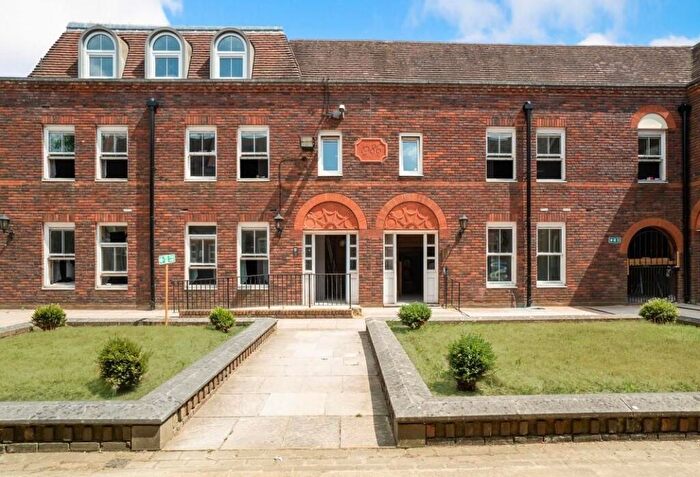 2 Bedroom Apartment To Rent In Stamford House, Aylesbury, HP19