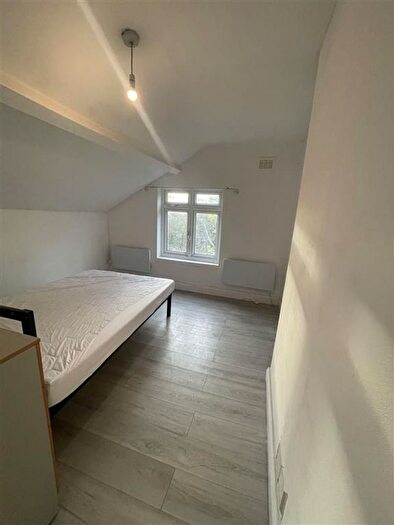 1 Bedroom Studio To Rent In Conyers Road, London, SW16