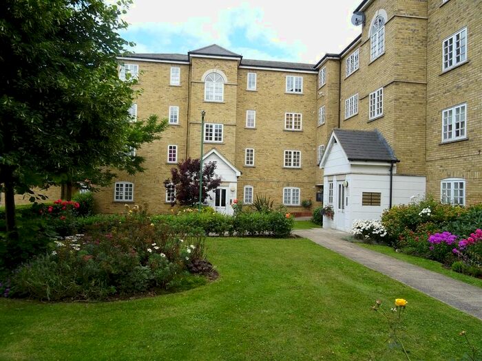 2 Bedroom Flat To Rent In Elizabeth Fry Place, London, SE18