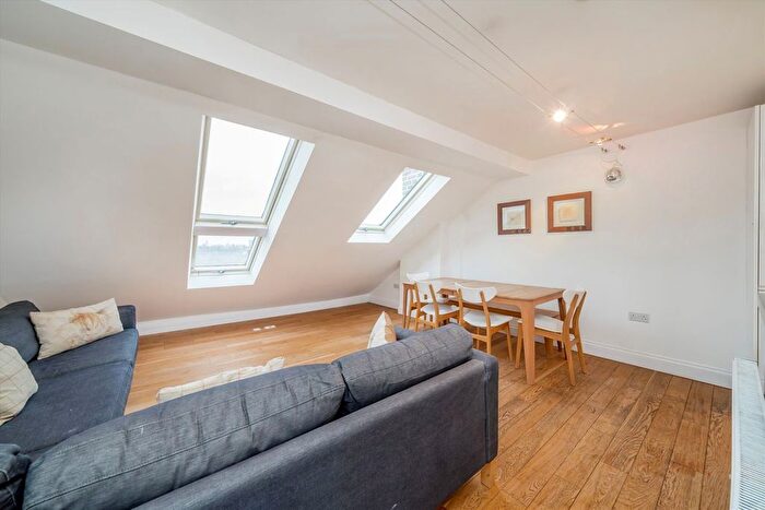 3 Bedroom Flat For Sale In Burnfoot Avenue, London, SW6