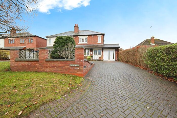 4 Bedroom Semi Detached House For Sale In Pickford Green Lane, Allesley, Coventry, CV5