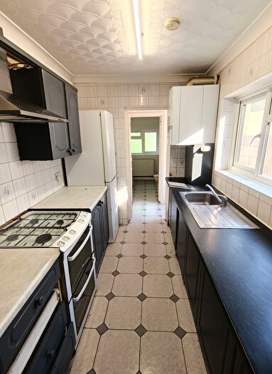 5 Bedroom Terraced House To Rent In Myrtle Road, Hounslow, TW3