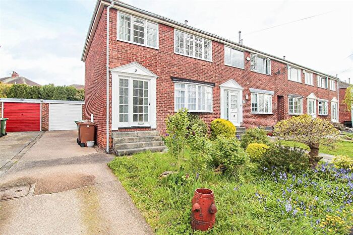 3 Bedroom Town House For Sale In Philips Grove, Lofthouse, Wakefield, WF3