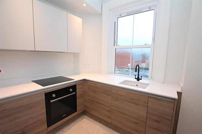 1 Bedroom Flat To Rent In Kings Road, Brighton, BN1