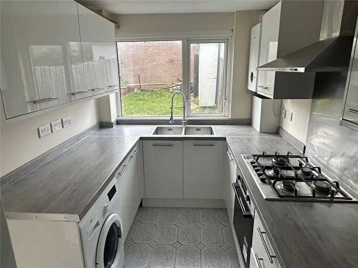 3 Bedroom End Of Terrace House For Sale In Canberra Way, Birmingham, West Midlands, B12