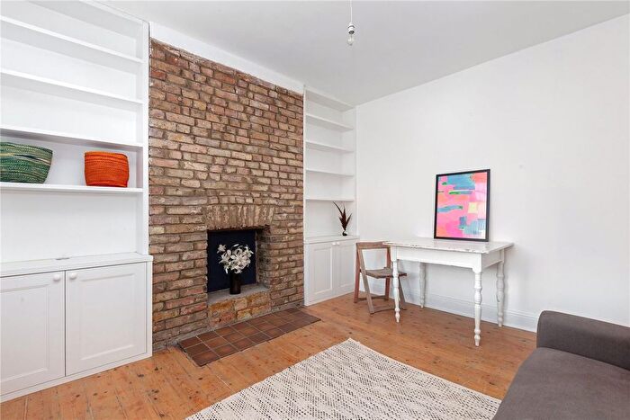 1 Bedroom Flat To Rent In Queenstown Road, London, SW8