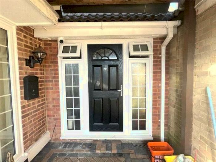 1 Bedroom Apartment To Rent In Canvey Close, Crawley, West Sussex, RH11