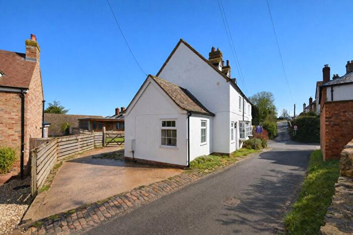 3 Bedroom End Of Terrace House For Sale In The Mount, Tetsworth, Thame, Oxfordshire, OX9