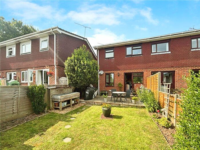 3 Bedroom Semi-Detached House For Sale In Cedar Close, Kings Worthy, Winchester, SO23