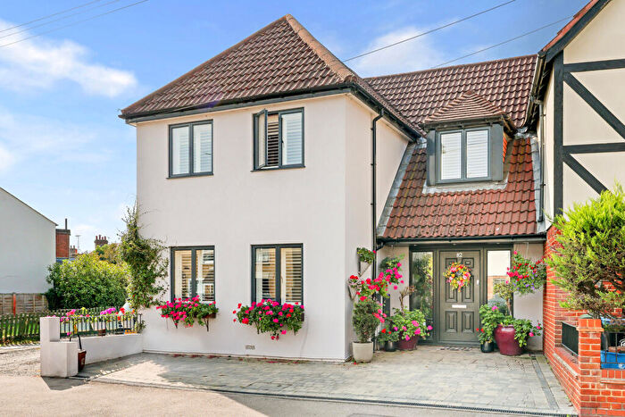 3 Bedroom Semi-Detached House For Sale In Forest Road, Loughton, Essex, IG10