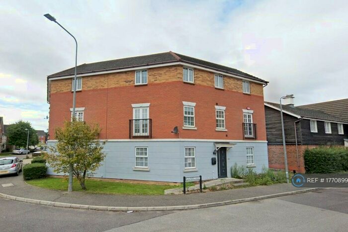5 Bedroom Semi-Detached House To Rent In Plaiters Way, Braintree, CM7