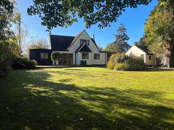 3 Bedroom Detached House For Sale In Creephedge Lane, East Hanningfield, Chelmsford, CM3