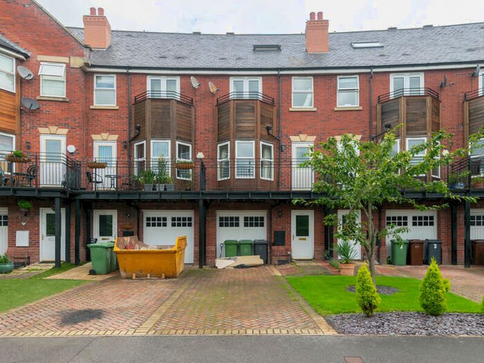 5 Bedroom House To Rent In Huntington Crescent, Far Headingley, Leeds, LS16