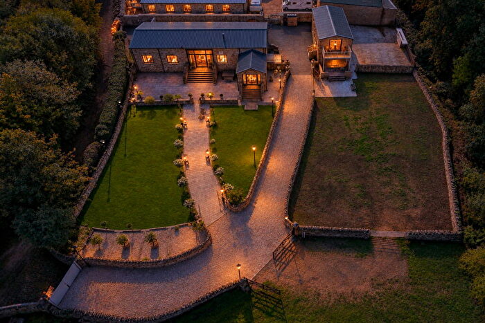 5 Bedroom Barn For Sale In Elmhirst Lane, Silkstone, Barnsley, £, S75