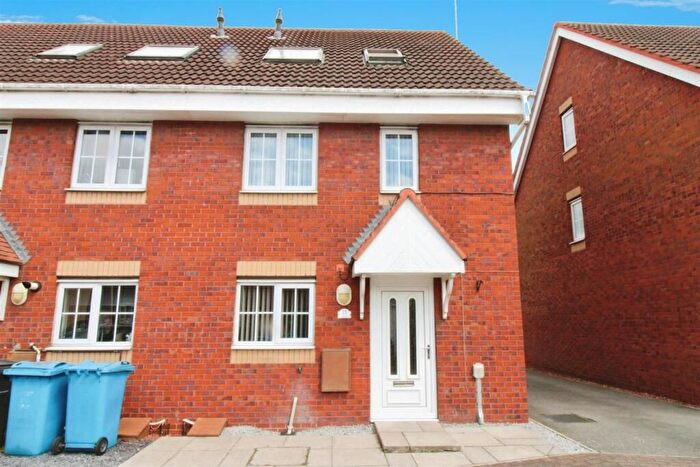 3 Bedroom End Of Terrace House For Sale In Acasta Way, Marfleet Lane, Hull, HU9