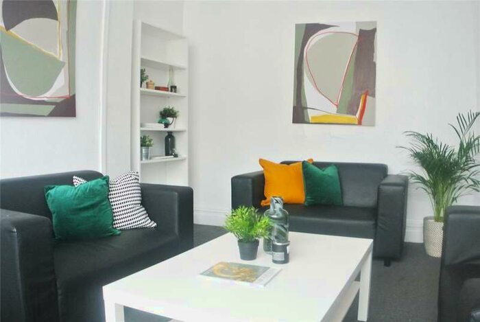 8 Bedroom House To Rent In College Road, Bangor, Gwynedd, LL57