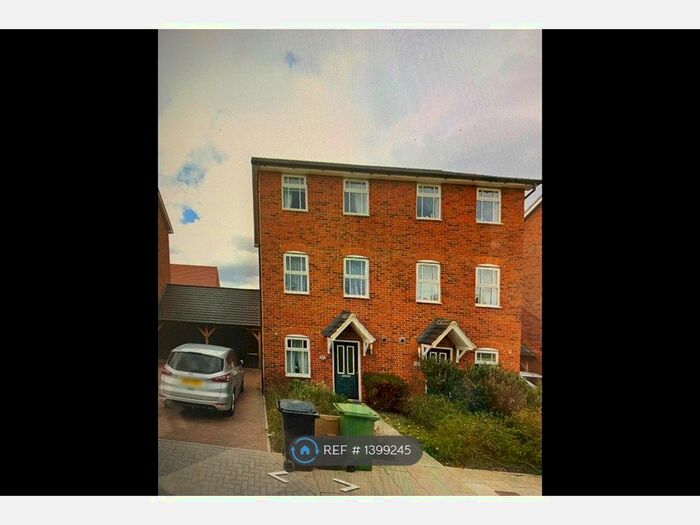 4 Bedroom Semi-Detached House To Rent In Mercer Avenue, Ebbsfleet Valley, Swanscombe, DA10