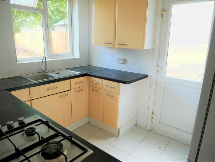 2 Bedroom Flat To Rent In Otterburn Gardens, Isleworth, TW7
