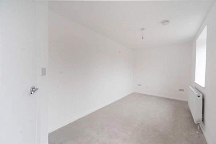 1 Bedroom Flat To Rent In Bridge Street, Pinner, HA5