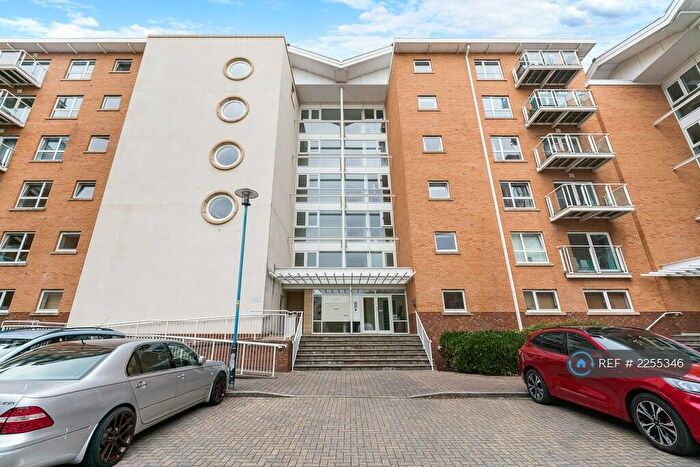 2 Bedroom Flat To Rent In Century Wharf, Cardiff, CF10