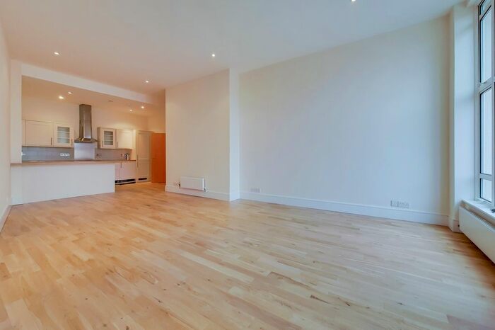 2 Bedroom Flat To Rent In Deptford Broadway, Deptford, London, SE8