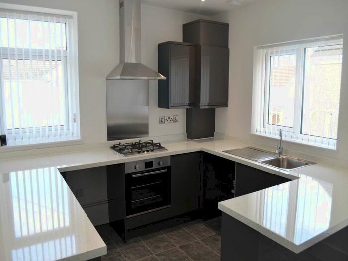 3 Bedroom Flat To Rent In Elgin Street, Manselton, Swansea, SA5