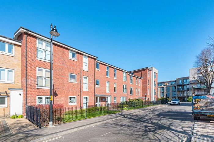 2 Bedroom Flat To Rent In Calypso Crescent, Peckham, London, SE15