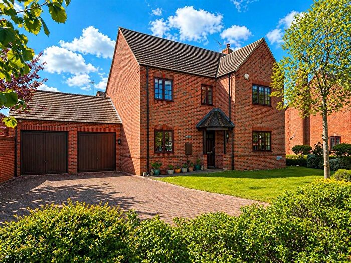 4 Bedroom Detached House For Sale In Dean Forest Way, Broughton, Milton Keynes, MK10