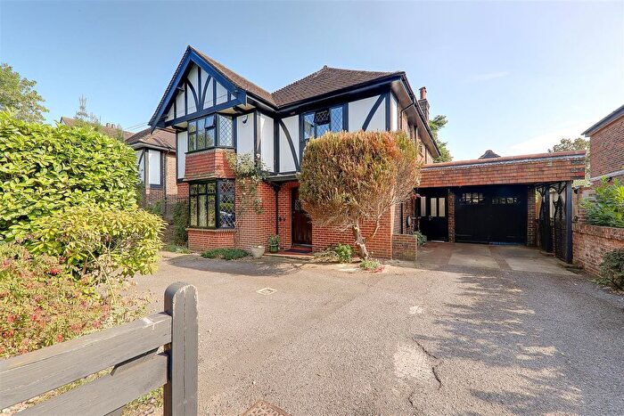 4 Bedroom Detached House For Sale In Charmandean Road, Broadwater, Worthing, BN14