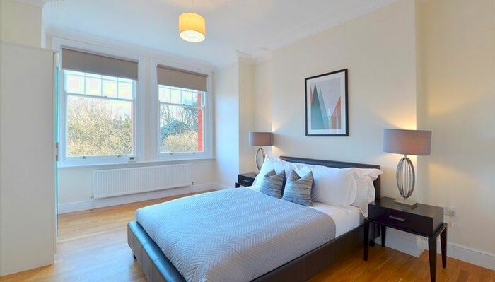 Studio To Rent In Hamlet Gardens, Ravenscourt Park, London, W6