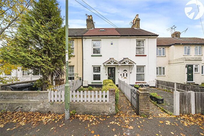 3 Bedroom Terraced House For Sale In Invicta Road, Dartford, Kent, DA2