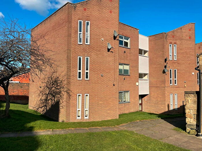 2 Bedroom Flat For Sale In Huddersfield Road, Barnsley, S70