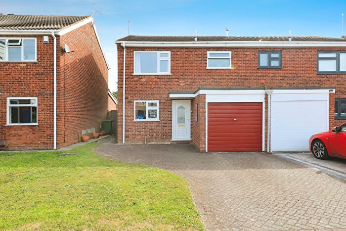 3 Bedroom Semi-Detached House For Sale In Benson Close, Perton Wolverhampton, Staffordshire, WV6