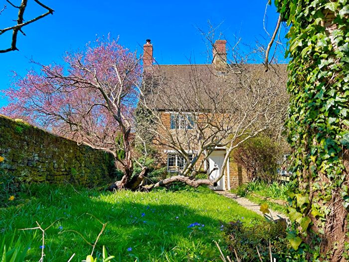 3 Bedroom Cottage For Sale In High Street, Eydon, NN11