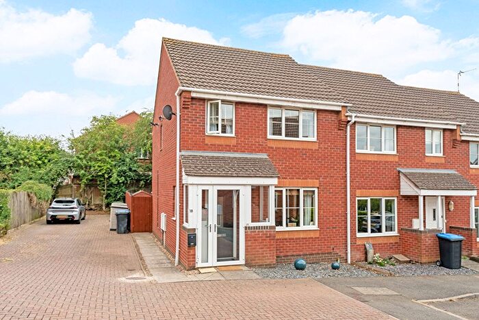 3 Bedroom End Of Terrace House For Sale In Stinford Leys, Market Harborough, Leicestershire, LE16