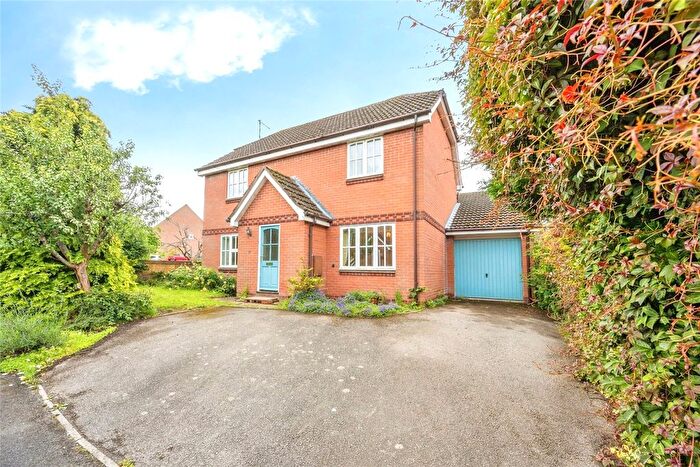 4 Bedroom Detached House For Sale In Quinton Close, Warwick, Warwickshire, CV35