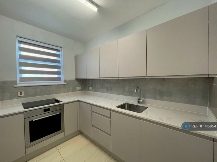 2 Bedroom Flat To Rent In Hornsey Road, London, N19