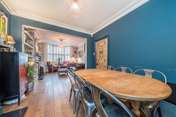 3 Bedroom Detached House For Sale In Caversham Road, Kingston Upon Thames, KT1