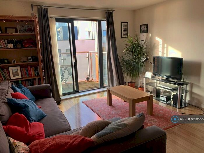 2 Bedroom Flat To Rent In Park View Court, London, E3