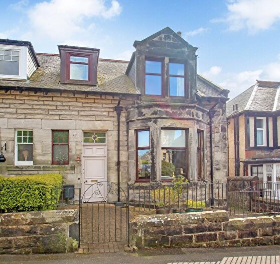 4 Bedroom Semi Detached House For Sale In Victoria Terrace, Dunfermline, Fife, KY12